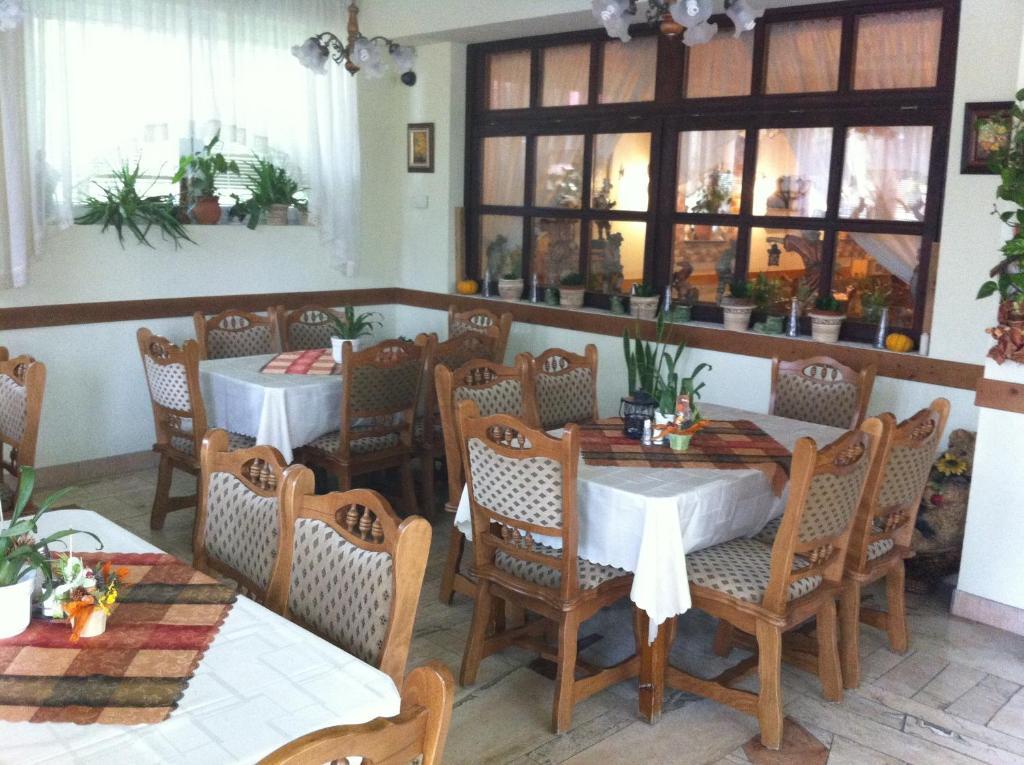Sarokhaz Panzio Bed & Breakfast Vecses Exterior photo